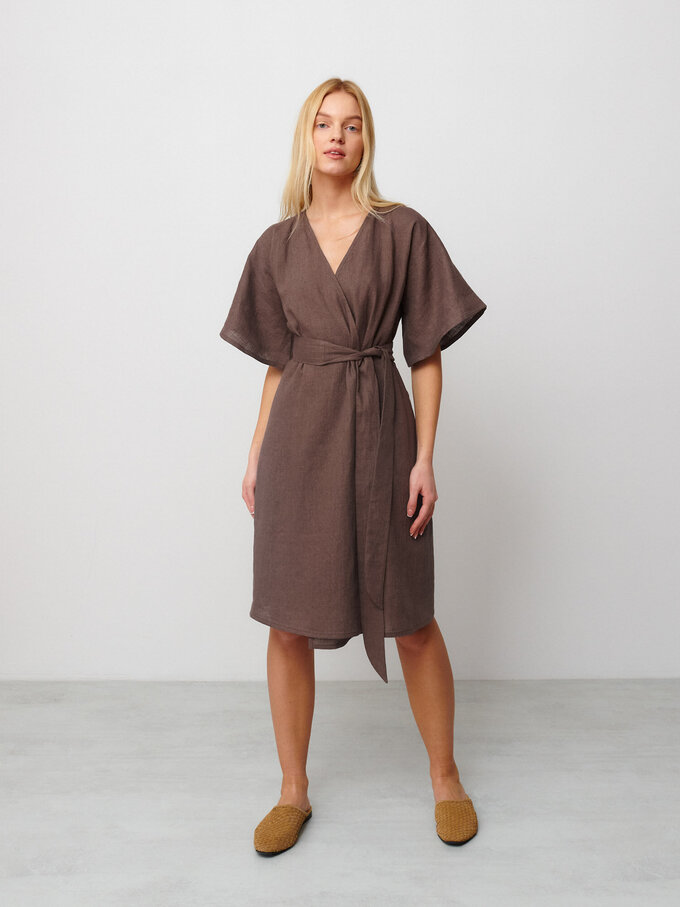 Bild 2 von MARY Leinen Wickelkleid in Cocoa, you can also choose other colors above von ALBERALKIRK