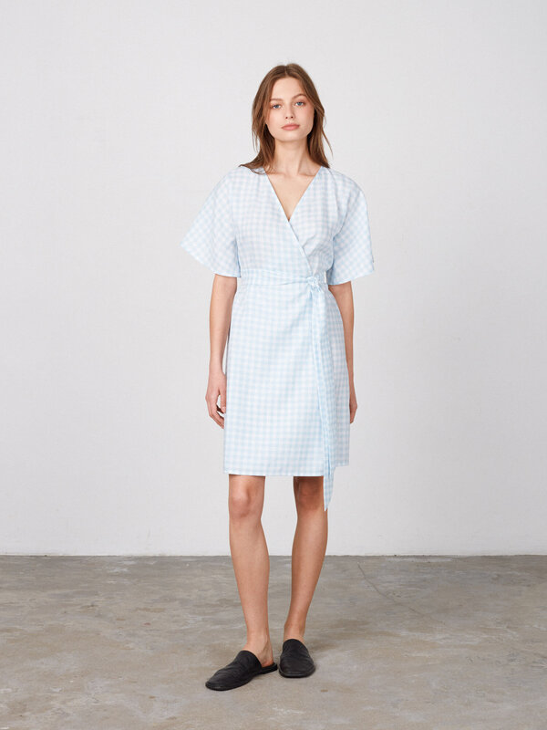 Bild 1 von MARY Leinen Wickelkleid in von Love and Confuse