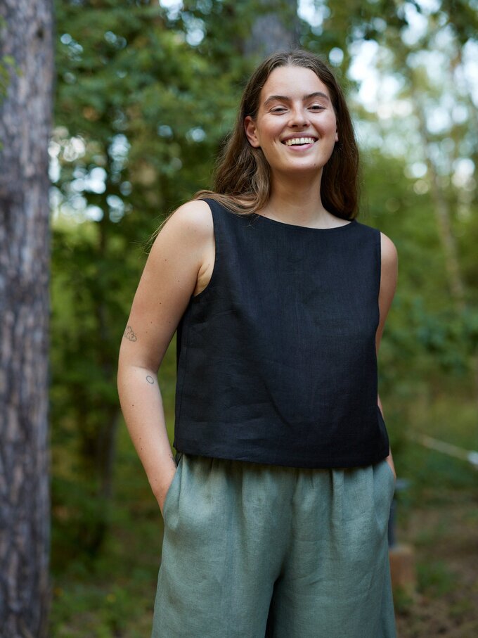 Image 2 of SONATE Linen Tank Top in Black from ALBERALKIRK