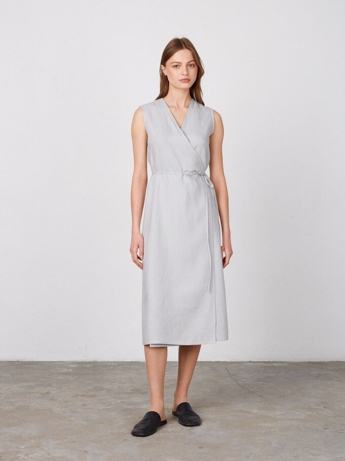 Image 2 of PIA Sleeveless Linen Wrap Dress in Cloudy Grey from ALBERALKIRK