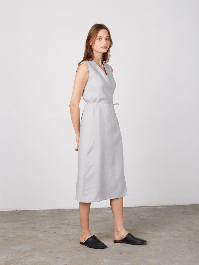 Image 3 of PIA Sleeveless Linen Wrap Dress in Cloudy Grey from ALBERALKIRK
