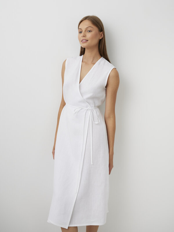 Bild 1 von PIA Leinen Midi Wickelkleid in White, you can also choose other colors above von Love and Confuse