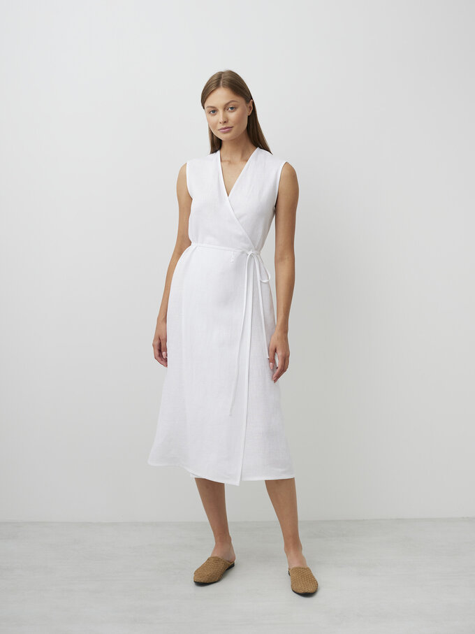 Bild 2 von PIA Leinen Midi Wickelkleid in White, you can also choose other colors above von ALBERALKIRK