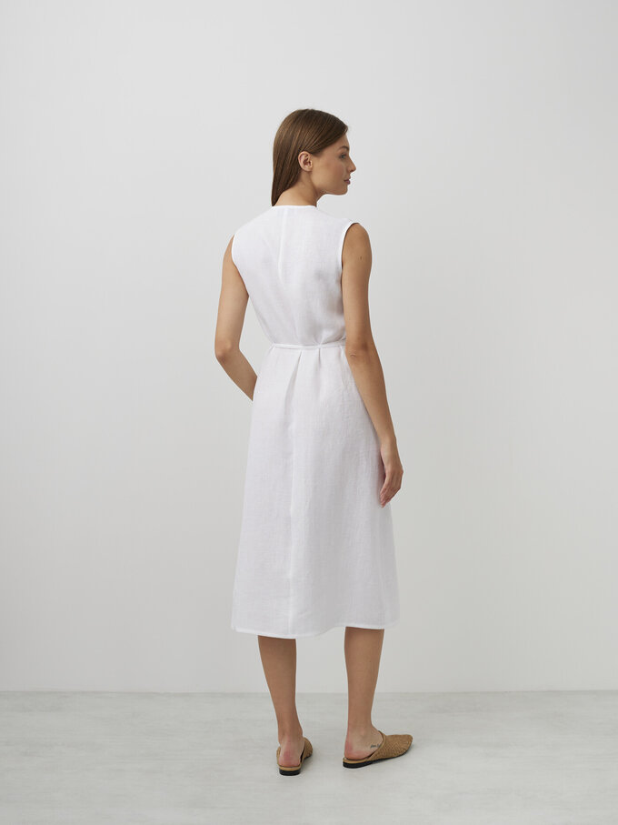 Bild 4 von PIA Leinen Midi Wickelkleid in White, you can also choose other colors above von ALBERALKIRK