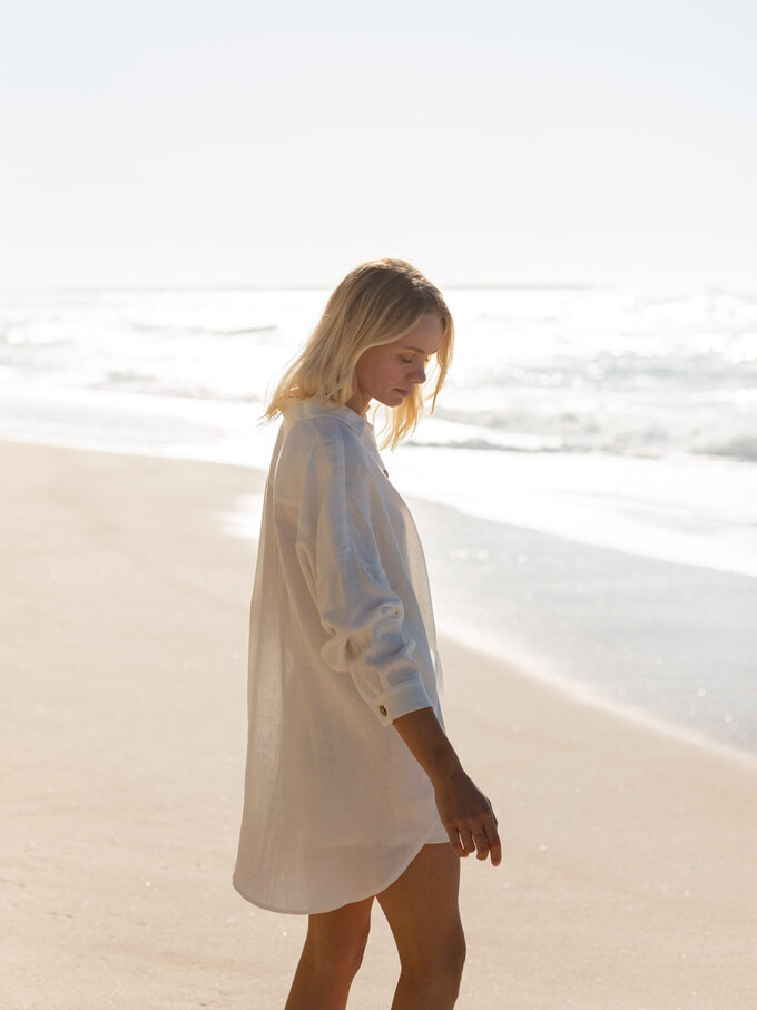 Image 4 of PINE Oversized Linen Shirt in Ivory from ALBERALKIRK