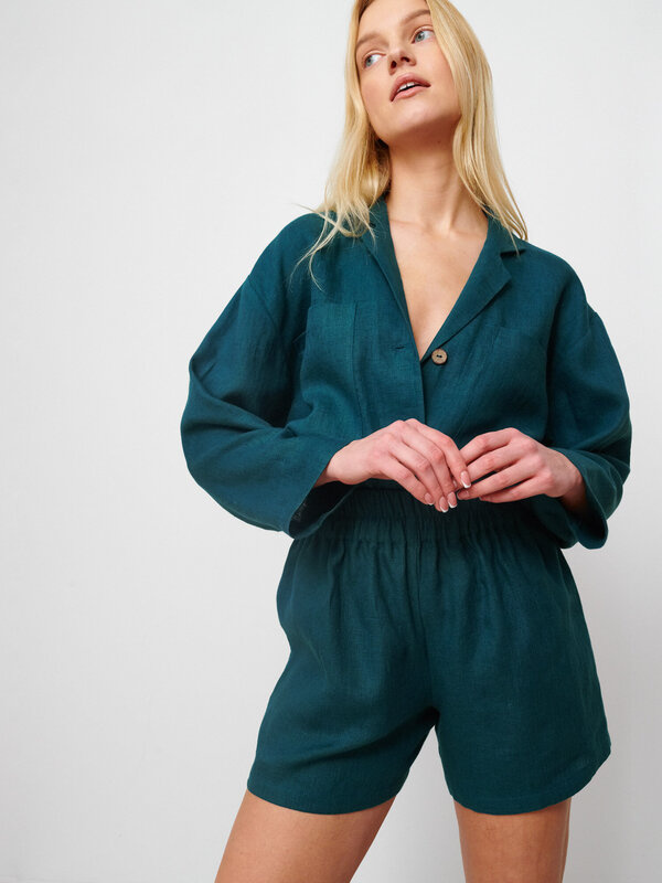 Bild 1 von ROSEMARY Oversize Leinenhemd in Emerald Blue, you can also choose other colors above von Love and Confuse