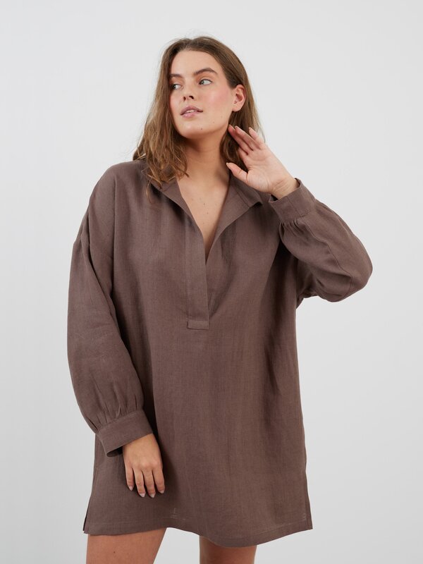 Bild 1 von SKY Leinen Strandkleid in Kakao von ALBERALKIRK