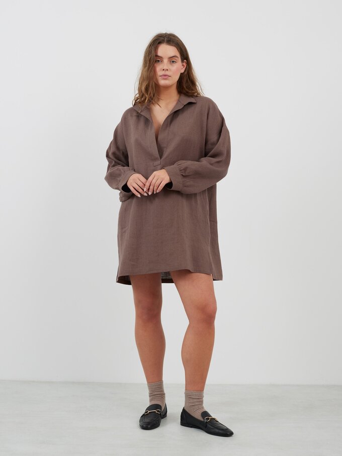 Bild 4 von SKY Leinen Strandkleid in Kakao von ALBERALKIRK
