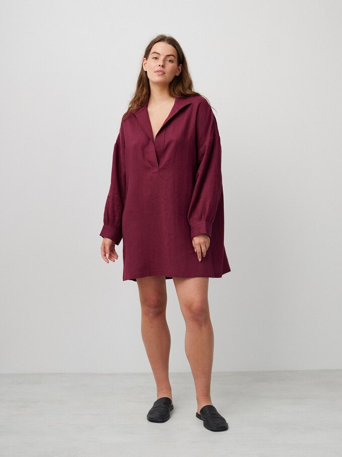 Bild 2 von SKY Leinen Strandkleid in Aubergine von ALBERALKIRK