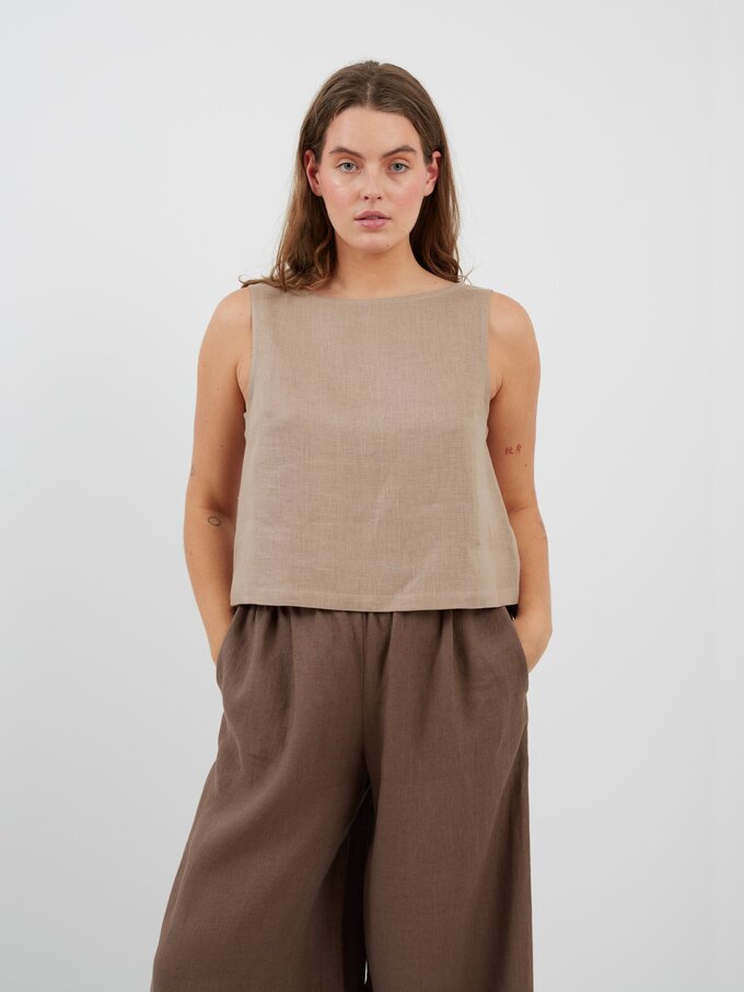 Bild 1 von SONATE Leinen-Tanktop in Sandbraun von ALBERALKIRK
