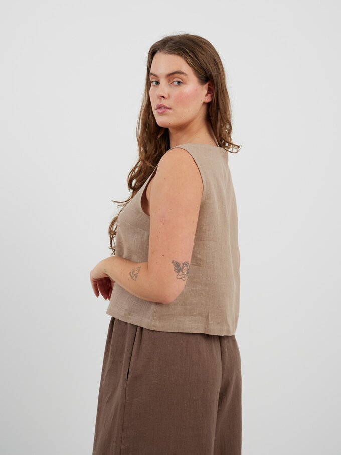 Bild 4 von SONATE Leinen-Tanktop in Sandbraun von ALBERALKIRK